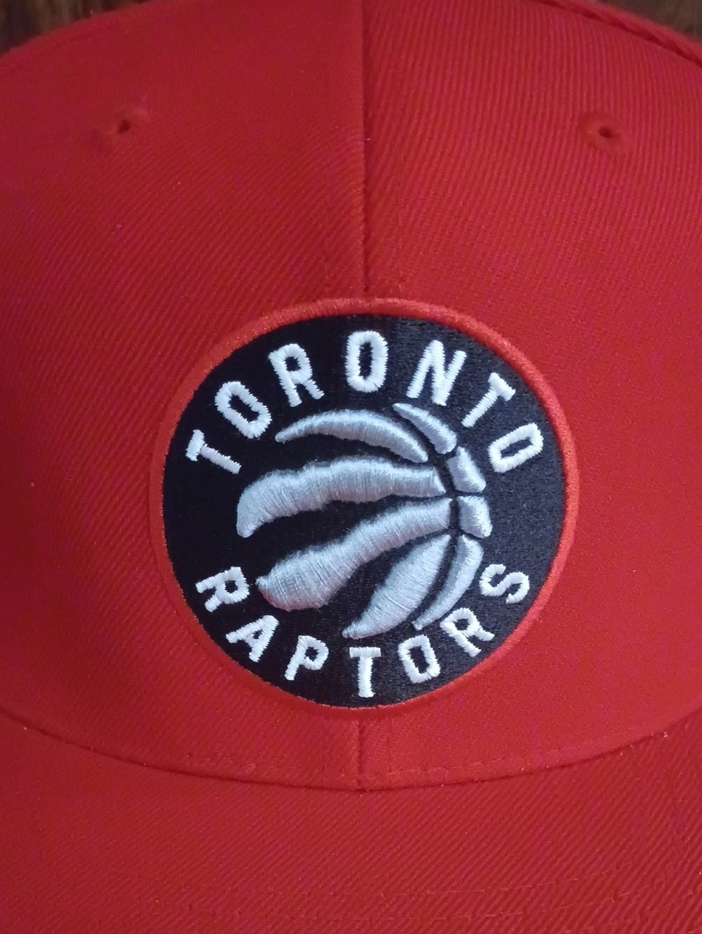Mitchell & Ness Toronto Raptors hat - Picture 2 of 7